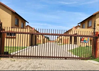 2-Bedroom Duplex Townhouse – Bergsig, Heidelberg