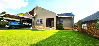 3 Bedroom House for sale in Visagiepark, Nigel with a Rondavel Flatlet