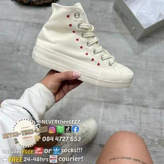 Chuck 70 lift platform embroidery hearts