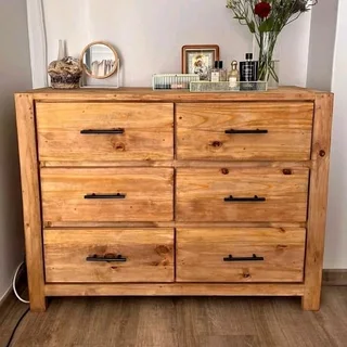 Chest of drawer with 6 drawers
