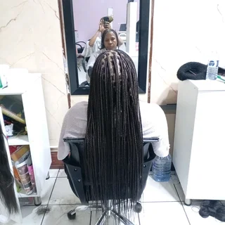 Thembie elite braids