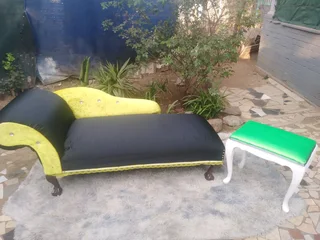 Black yellow resting couch