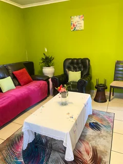 Light house- guest ( 284 Langton Road, Montclair 4004)