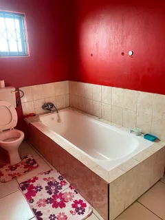 Light house- guest ( 284 Langton Road, Montclair 4004)