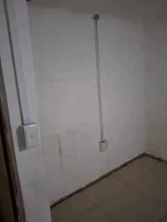 1 Room with bathroom and toilet inside in nazareth,a walk to pick and pay cervashem and pinetown