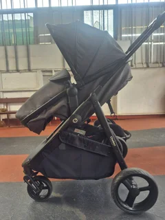 Chelino platinum oneda travel system for sale