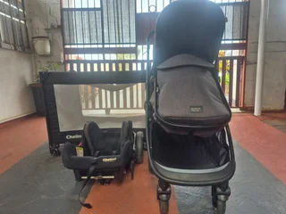 Chelino platinum oneda travel system for sale