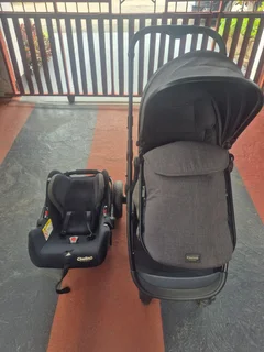 Chelino platinum oneda travel system for sale