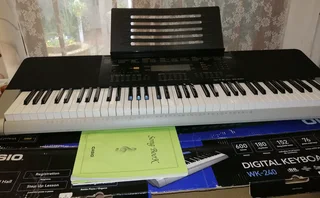 Casio WK-240 didital keyboard