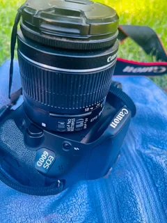 Canon EOS 600D DSLR Starter Kit Bundle