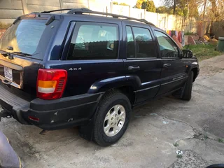 Jeep Cherokee Laredo &#64;25000Rands