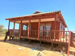 Even Wendy house 078 636 1497