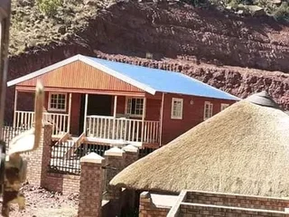 Even Wendy house 078 636 1497