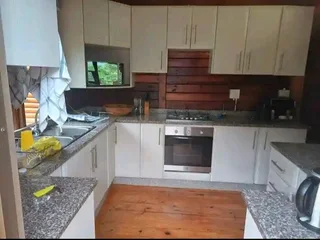 Even Wendy house 078 636 1497