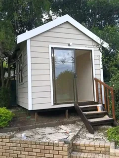 Even Wendy house 078 636 1497