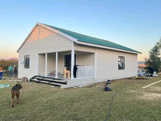 Even Wendy house 078 636 1497