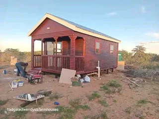 Even Wendy house 078 636 1497