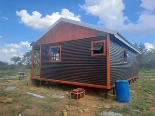 Even Wendy house 078 636 1497