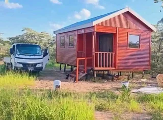 Even Wendy house 078 636 1497