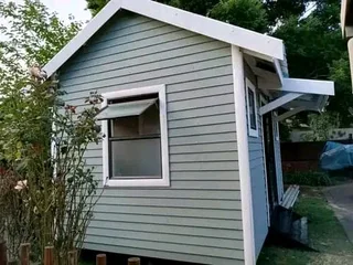 Even Wendy house 078 636 1497