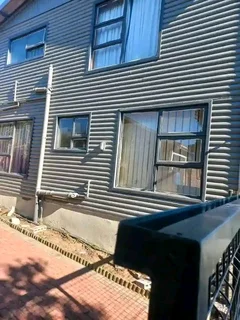 Even Wendy house 078 636 1497