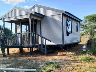 Even Wendy house 078 636 1497