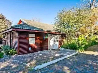 Even Wendy house 078 636 1497