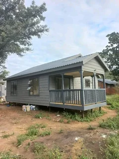 Even Wendy house 078 636 1497