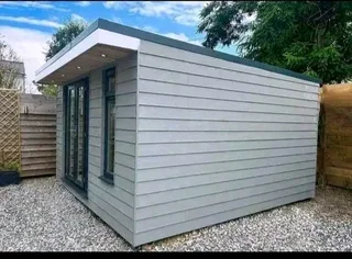 Even Wendy house 078 636 1497