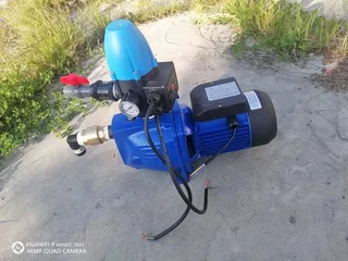 Paving&#39;s bricks  and Maxi Bircks for sales R550 per pallets