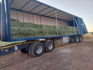 250kgs Lucerne bales for sales R750 a grade