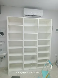 PROFESSIONAL,  SKILLED,  COMPETENT AND EXPERIENCED CARPENTER.