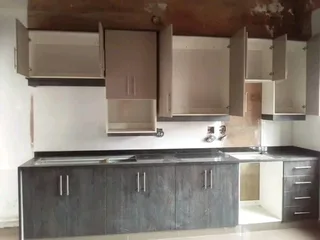 PROFESSIONAL ,  EXPERIENCED,  SKILLED AND COMPETENT CARPENTER .