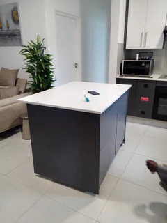 PROFESSIONAL ,  EXPERIENCED,  SKILLED AND COMPETENT CARPENTER .