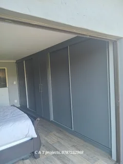 PROFESSIONAL,  COMPETENT,  SKILLED AND  EXPERIENCED CARPENTER.