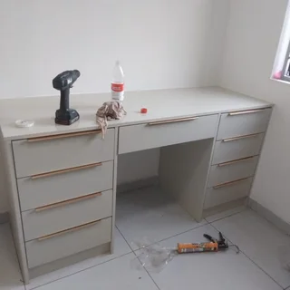 PROFESSIONAL,  EXPERIENCED,  COMPETENT AND SKILLED CARPENTER.