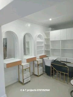 EXPERIENCED,  SKILLED,  COMPETENT AND PROFESSIONAL CARPENTER.