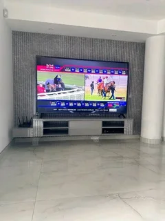 PROFESSIONAL,  SKILLED,  EXPERIENCED AND  COMPETENT  CARPENTER.