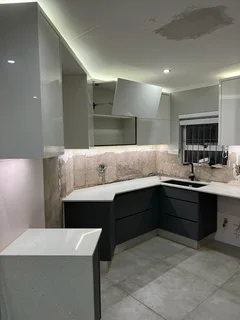 PROFESSIONAL,  SKILLED, COMPETENT AND EXPERIENCED CARPENTER.