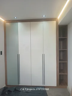 PROFESSIONAL,  SKILLED, COMPETENT AND EXPERIENCED CARPENTER.