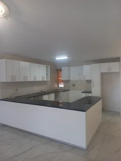 EXPERIENCED,  PROFESSIONAL,  SKILLED AND COMPETENT CARPENTER.