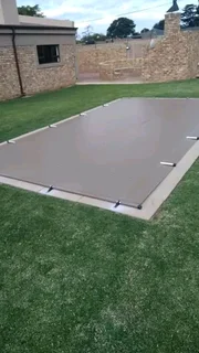 Swimming pool cover