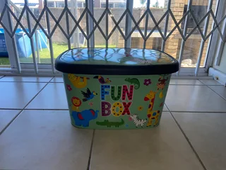 Brand new/unused children’s toy boxes