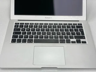 MACBOOK AIR