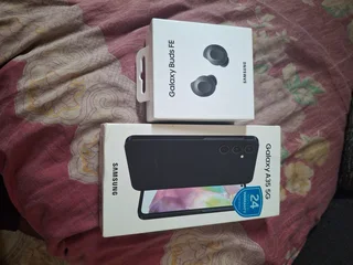 Samsung A35 5g &#43; Samsung earphones Fe