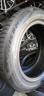 Brand new 285 45 21 pirelli P-Zero tyres for sell