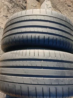 285 40 21.PIRELLI PZERO