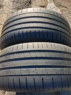 285 40 21.PIRELLI PZERO