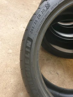 265 35 20.MICHELIN PILOT SPORT 4S