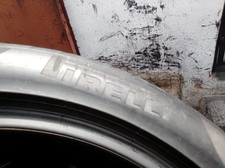 285 40 21.PIRELLI PZERO